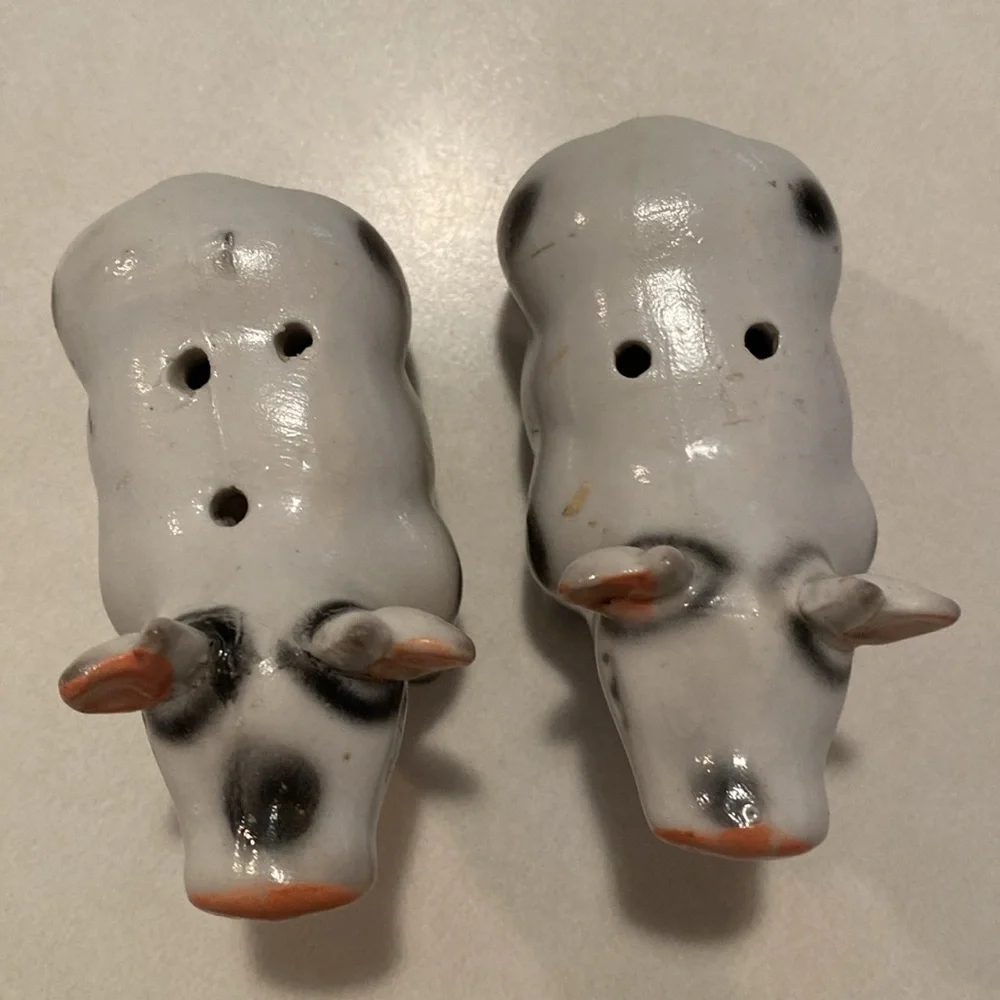 Vintage Cow Salt and Pepper Set - add to your collection!!
